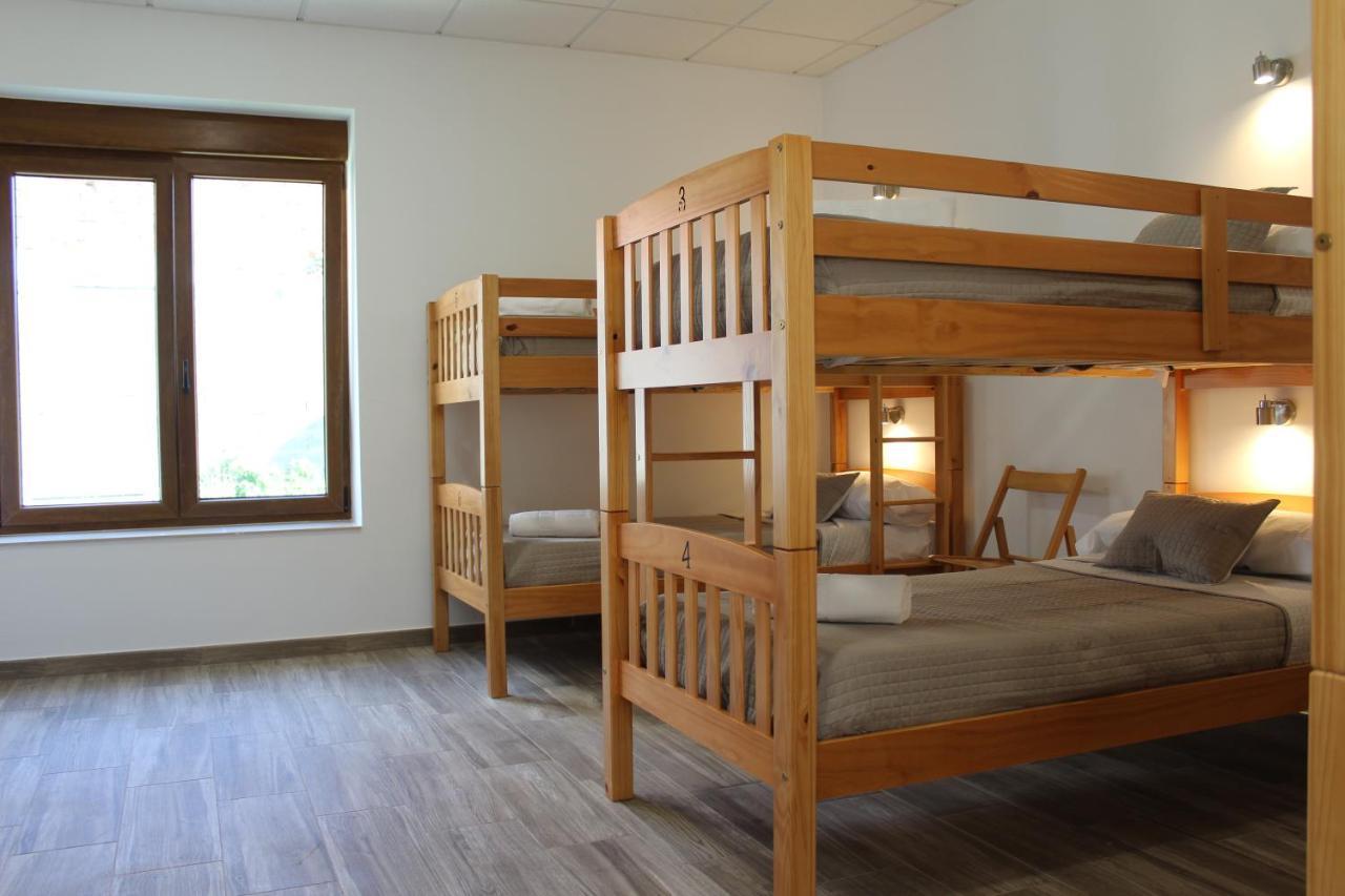 Pension Albergue O Pedregal Lourenza Ngoại thất bức ảnh